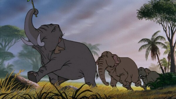 Jak sis asi všiml*a, na obrázku jsou sloni. Ve kterém filmu si to štrádovali takhle v řadě za sebou?