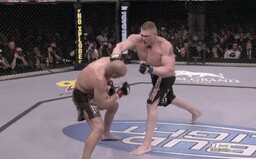 120kilové monstrum Brock Lesnar ovládl svět wrestlingu a stal se šampionem UFC. Prošel si i závislostí na alkoholu a vicodinu