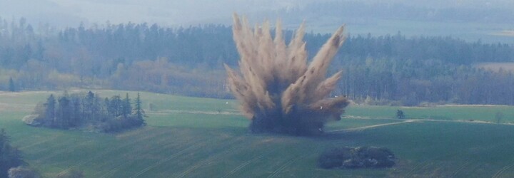 FOTO: Pyrotechnici na Opavsku provedli řízenou likvidaci letecké pumy, kvůli které bylo evakuováno kolem 300 lidí