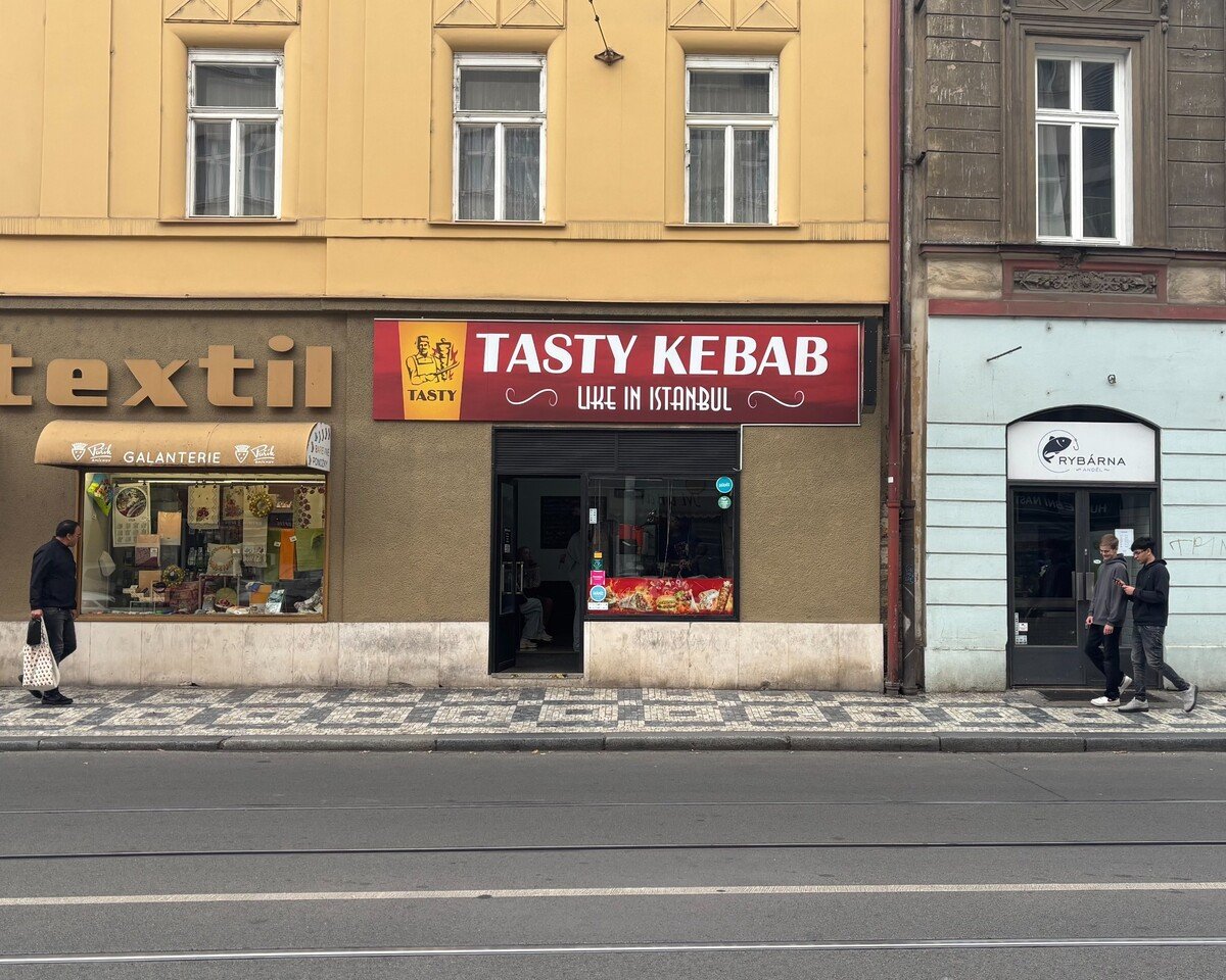 Smíchovský Tasty Kebab byl vcelku tasty, ale na medaili to nestačilo