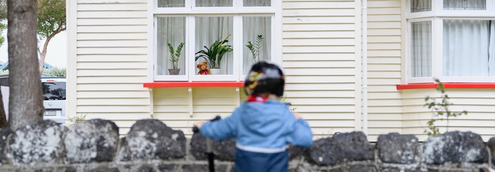 Začal „lov na plyšové medvídky“. Děti po celém světě rozptyluje během koronaviru nová zábava