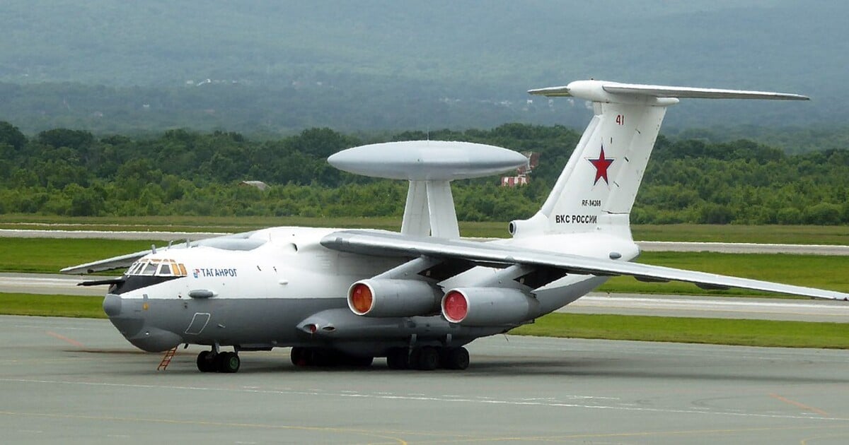 Exploze na běloruském letišti poškodila ruský výzvědný letoun