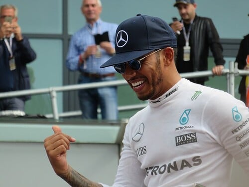 Pod taktovkou ktorého tímu pretekal Lewis Hamilton, keď získal svoj prvý titul majstra sveta F1? 