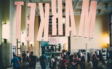 140 značiek a tvorcov na jednom mieste. Urban Market ťa pozýva na oslavu narodenín! 140 značiek a tvorcov na jednom mieste. Urban Market ťa pozýva na oslavu narodenín!