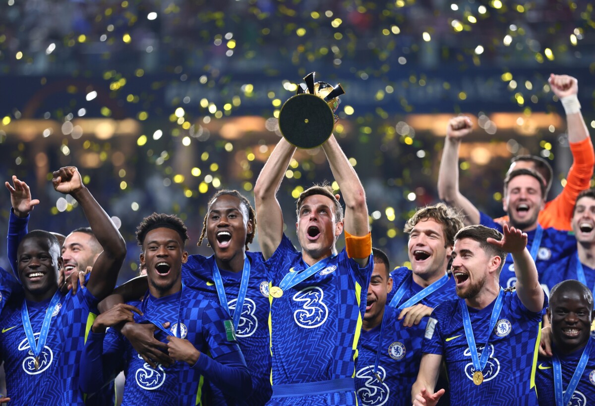 Hráči Chelsea oslavujú titul v Európskej lige.