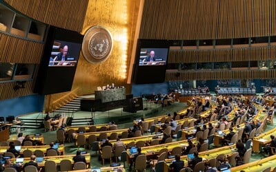 143 zemí v hlasování OSN odsoudilo anexi území na Ukrajině. Které země se postavily za Rusko?