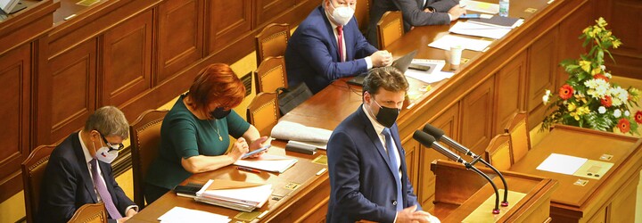 Poslanci rozhodli. Ženy si budou moci vybrat, zda chtějí u příjmení příponu -ová