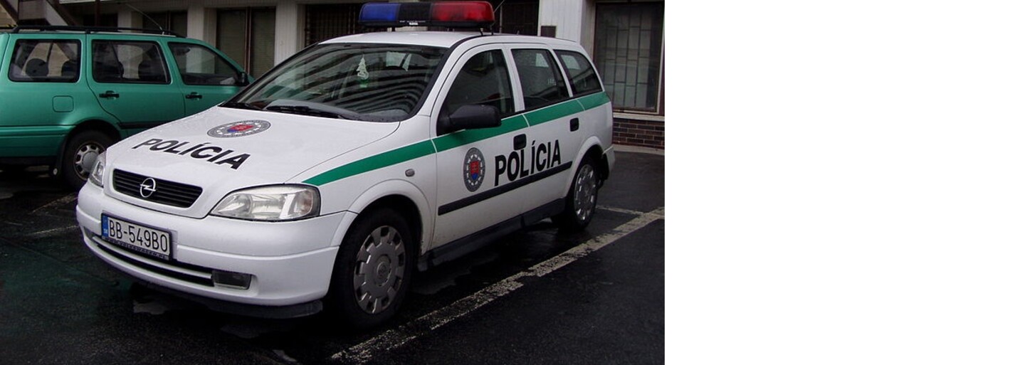 14-ročný chlapec za volantom nafúkal pol promile. Senický školák si vraj dal jedno pivo a policajtov upútal pomalou jazdou