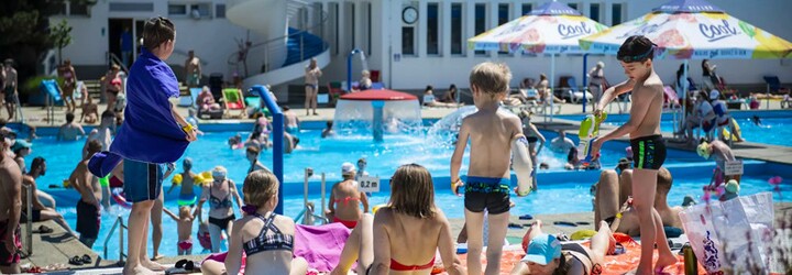 ČHMÚ varuje před vysokými teplotami, hrozí i riziko požárů