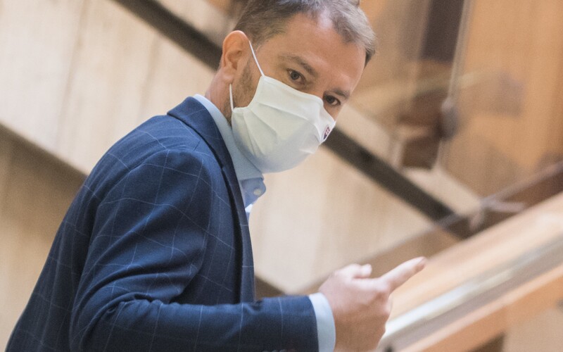 Igor Matovič otvorí 7. decembra prvé školy. Cez víkend bude plošne testovať žiakov.