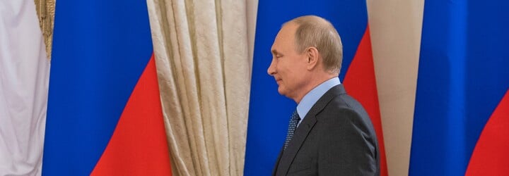Dva ruští poslanci veřejně vyzvali Putina, aby ukončil válku na Ukrajině. Hrozí jim až 15 let za mřížemi