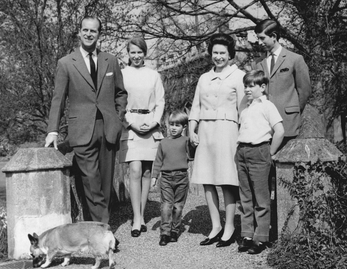 Britská kráľovská rodina, Alžbeta II. 