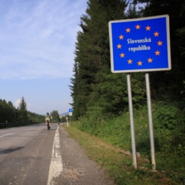 Najdlhšiu hranciu (654 km) má Slovensko s Poľskom