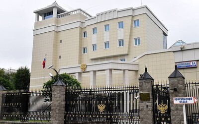 „Máte malé penisy,“ vzkázala ruská ambasáda v Bělorusku pobaltským státům, které podpořily Česko vyhoštěním diplomatů.