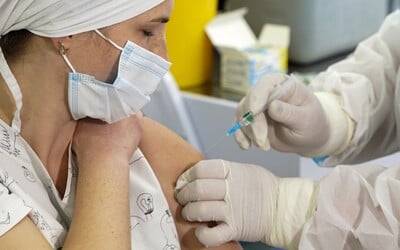 16 % Slovákov by sa nikdy nedalo zaočkovať, až 71 % si myslí, že vakcíny majú dlhodobé vedľajšie účinky, o ktorých nevieme