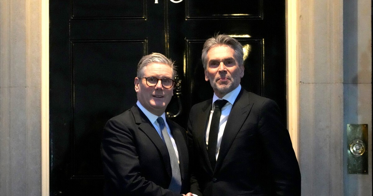 Britský premiér vyzval světové lídry, aby se nechali testovat na HIV. Chce jít příkladem