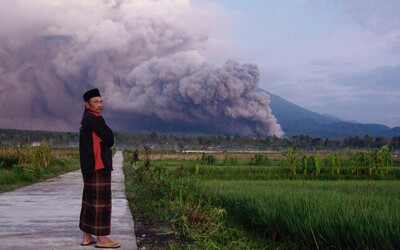 Po výbuchu sopky Semeru vyhlásili v Indonézii najvyšší stupeň pohotovosti.