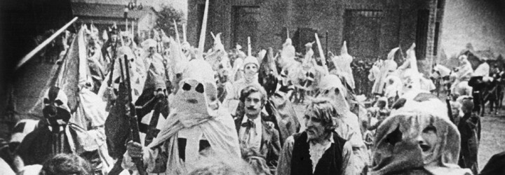 Rasistický film, který Ku Klux Klan používal k rekrutování nových členů, byl zároveň jedním z nejnavštěvovanějších snímků 20. století