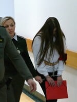 17-ročná Judita je vinná z brutálnej vraždy spolužiaka Tomáša. Dostala trest viac ako 12 rokov vo väzení