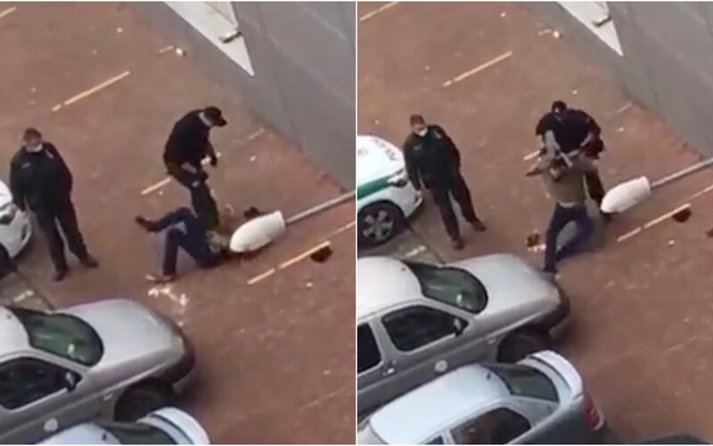 VIDEO: Slovenský policista brutálně zbil mladíka na zemi. Uštědřil mu rány pěstí, kopance a postavil se mu na břicho.