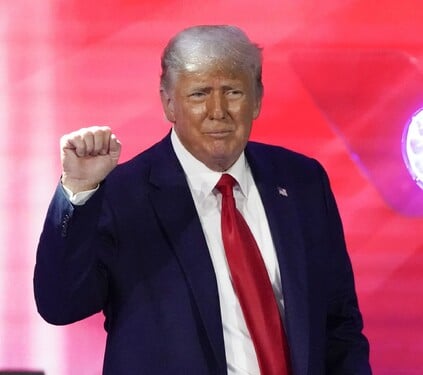 A když jsme u toho Trumpa – současný americký prezident nevyloučil, že by kandidoval potřetí.