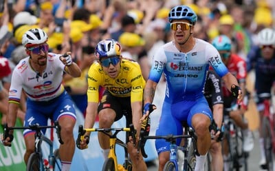 3. etapa Tour de France: Sagan opäť špurtoval o víťazstvo. Fotofiniš napokon rozhodol o výhre Groenewegena.