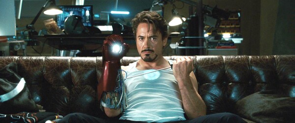 Herec Robert Downey Jr. sa dostal na výslnie vďaka role Iron Mana, s ktorou sa neskôr objavil aj v Avengeroch či ďalších marvelovkách. Vieš však, kedy prišiel do kín prvý diel Iron Mana?