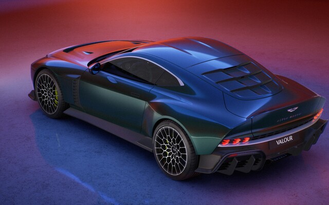 Aston Martin predstavil limitovaný model Valour. Unikátny retro športiak bude stáť milión dolárov a vyrobia len 110 kusov