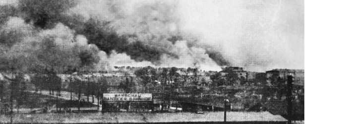Teenageři posprejovali školu hákovými kříži, ale za mřížemi neskončili. Soudkyně jim jako trest nechala přečíst knihu o holocaustu
