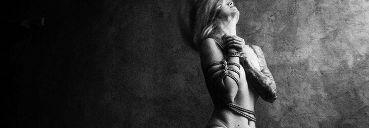 Bolest, důvěra a žádný stres. To jsou věci, které Nina Špitálníková miluje na japonském svazování shibari (Rozhovor)