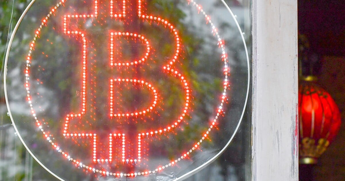 Kryptofirma omylem poslala lidem bitcoiny v hodnotě 40 miliard dolarů, následně účty zablokovala