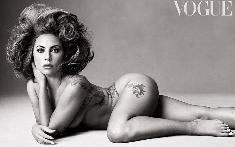Lady Gaga na obálke Vogue pózuje nahá: Rok a pol som žila ako moja postava v House of Gucci.