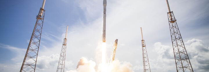 Dokázal bys přistát s raketou Elona Muska? Díky návykové hře to můžeš zkusit klidně hned!