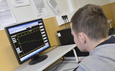 18-ročného stredoškoláka z Nových Zámkov zasiahla v škole elektrina, zraneniam podľahol 18-ročného stredoškoláka z Nových Zámkov zasiahla v škole elektrina, zraneniam podľahol