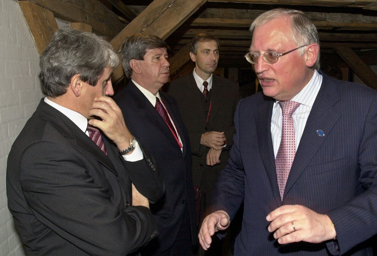 Hlavným cieľom minisummitu, ktorý sa 28. októbra 2002 za účasti slovenského premiéra Mikuláša Dzurindu konal v dánskej Kodani, bolo informovať krajiny uchádzajúce sa o členstvo v Európskej únii o výsledkoch minulotýždňového summitu európskej pätnástky v Bruseli. 