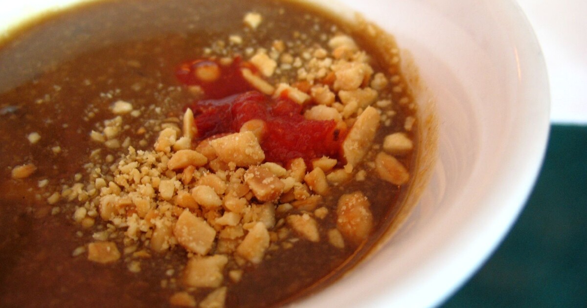 Hygienici už zřejmě našli zdroj nákazy z jídla v hradecké restauraci. Co způsobilo 127 lidem zdravotní problémy?