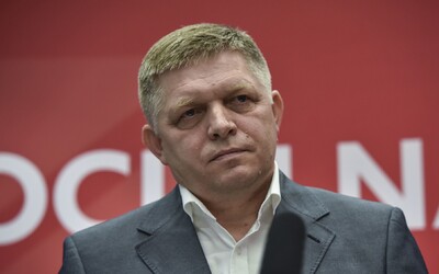 Robert Fico môže dostať pokutu za to, že nemal na tlačovke ochranné rúško. Prípadom sa zaoberá okresný úrad.