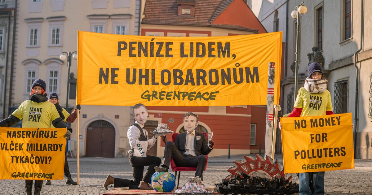 „Dejte peníze lidem, ne uhlobaronům.“ Poslanci přišli s kontroverzní novelou, která má umožnit dotace pro nejbohatší Čechy