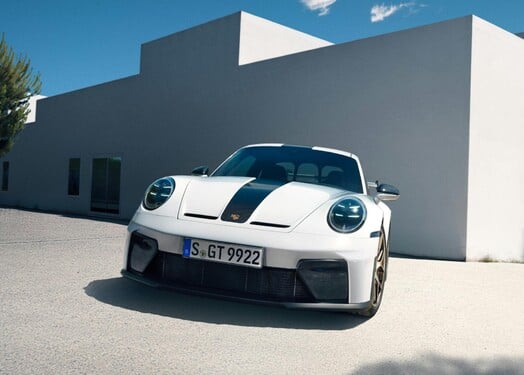 Vieš, koľko je katalógová cena modelu Porsche 911 GT3 v základnej konfigurácii a výkonom 375 kW?