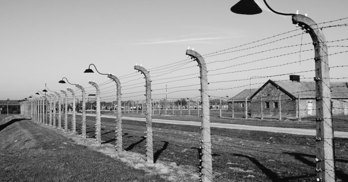 Dívky hajlovaly v koncentračním táboře. Stihly se i vyfotit při nacistickém pozdravu