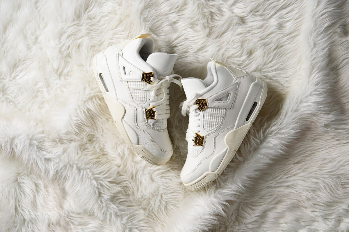 Air Jordan 4 Retro W „Metallic Gold“