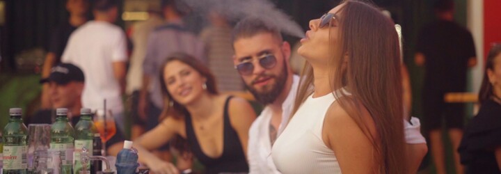 Tajná párty, ktorá je len pre pozvané dve stovky ľudí. Stretnúť si tam mohol Separa, Majka Spirita či Kozu Bobkov