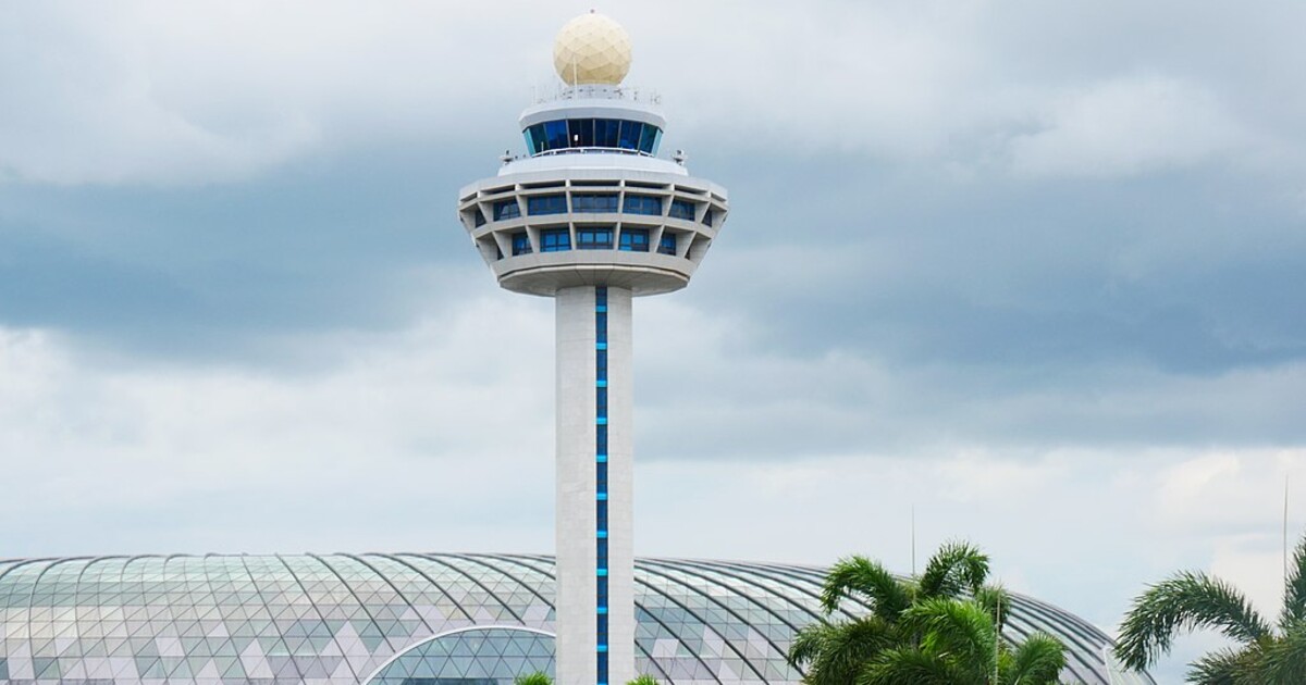 Singapurské letiště Changi má vodopád i motýlí zahradu. Toto jsou nejlepší letiště na světě