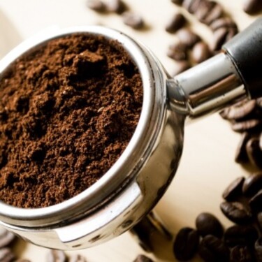 Ktorou najobchodovanejšou komoditou v poradí je káva?