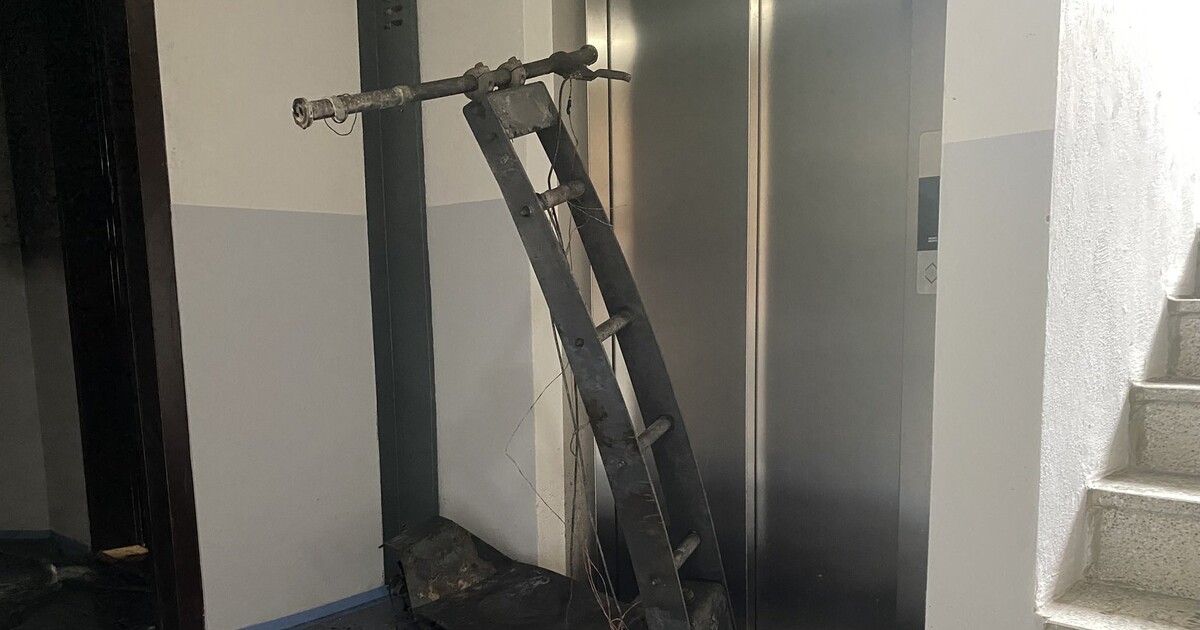 V Ostravě hořela koloběžka. Hasiči evakuovali 33 lidí