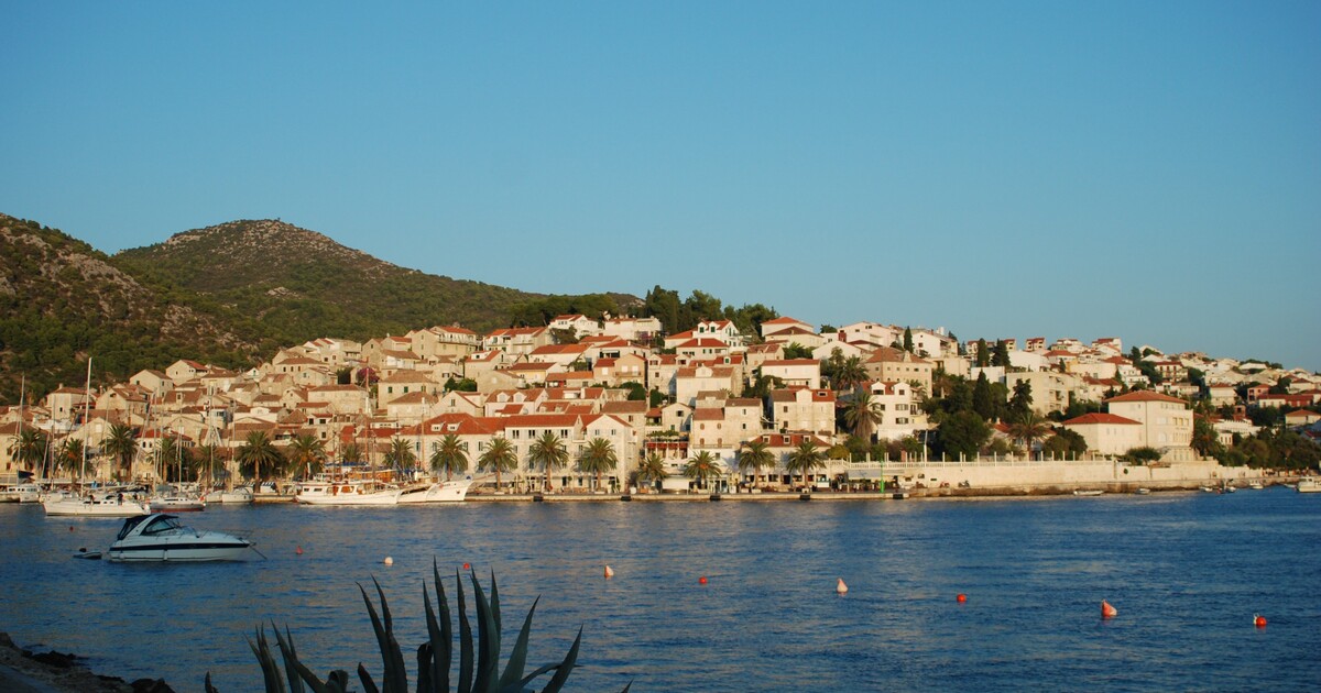 Známý ostrov v Chorvatsku mění pravidla. Samospráva zakázala zvýšený hluk z podniků