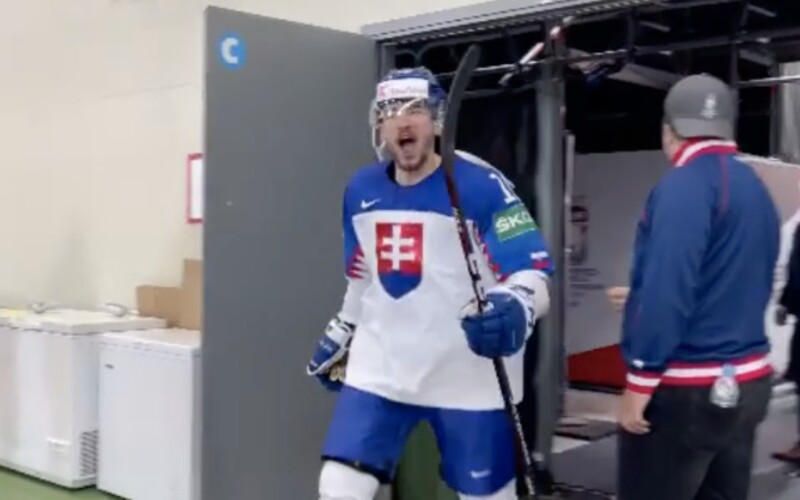 VIDEO: Čo si k****?! Takto vyzerá nefalšovaná radosť slovenských hokejistov po víťazstve nad Ruskom.