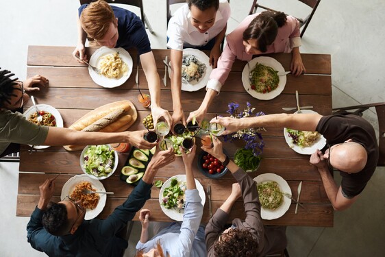 Ako si rozdelíš spoločný účet s kamarátmi v reštaurácii? Vyber si jednu z možností, ktorá ti je najbližšia. 