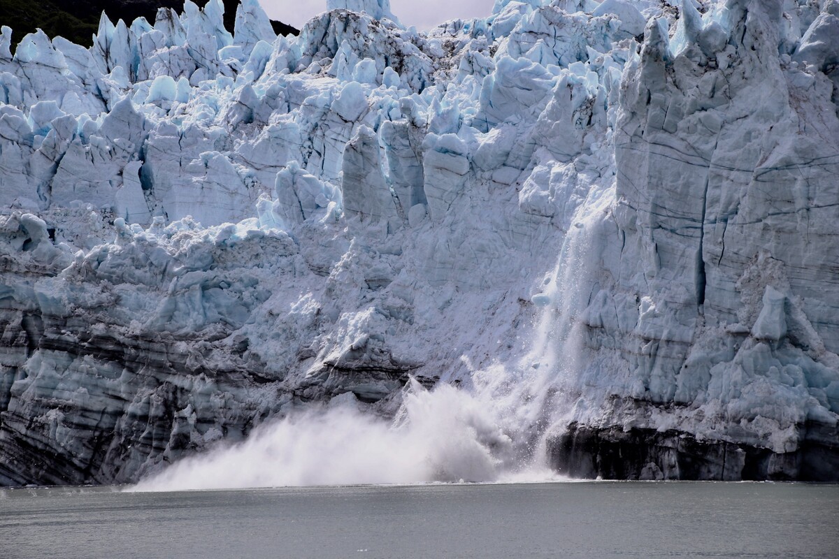Ľadovce v Grónsku sa topia v dôsledku globálneho otepľovania.