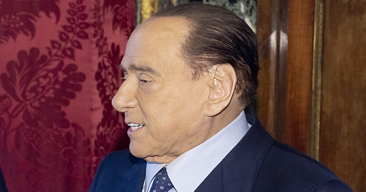 Italský expremiér Berlusconi je vážně nemocný, tvrdí zdroje